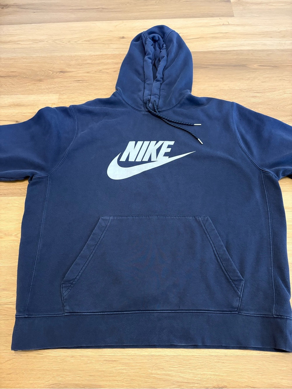 Nike Men’s Dark Blue Navy Pullover Hoodie with White Swoosh Size XL